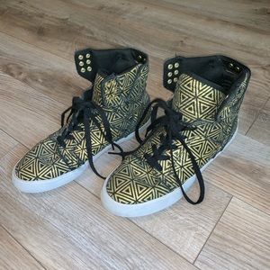 Gold and black Supra